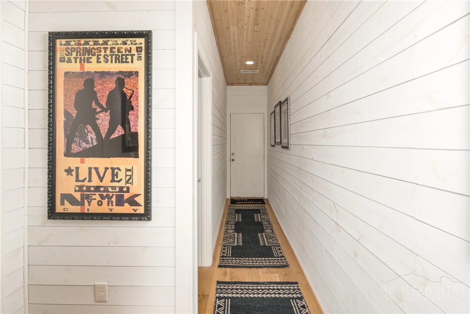 Image number 21 for the current listing