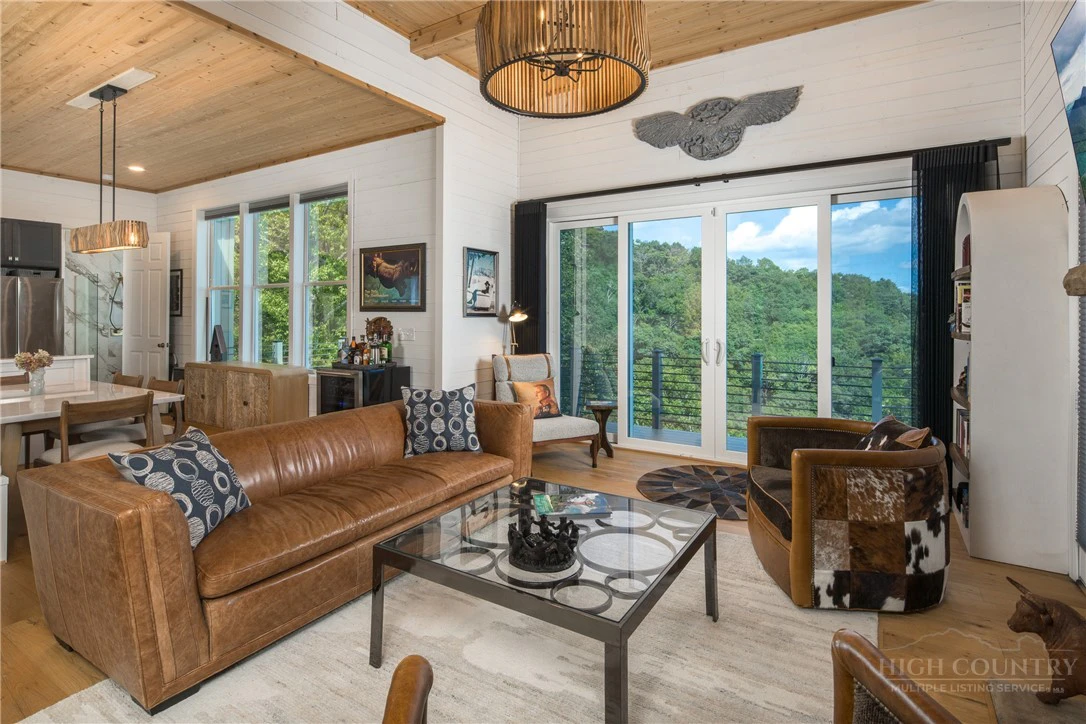 Image number 12 for the current listing
