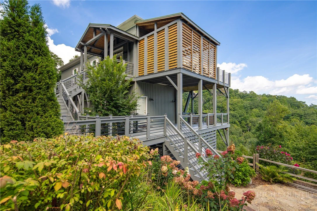 Image number 3 for the current listing