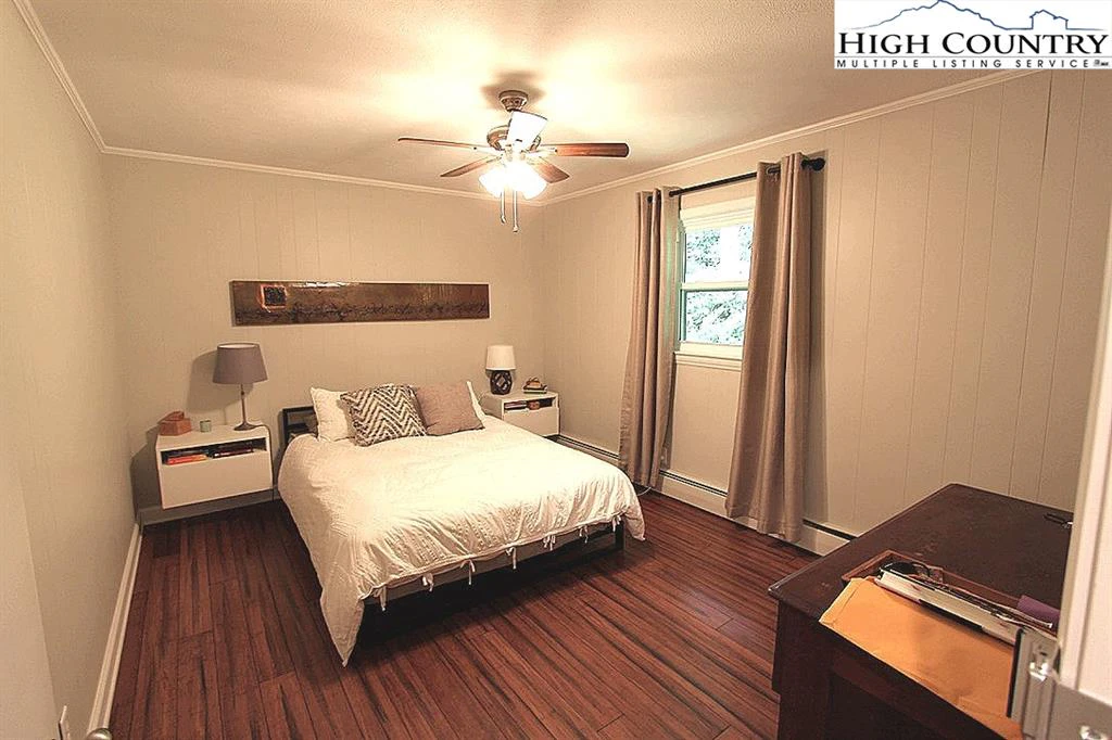 Image number 2 for the current listing