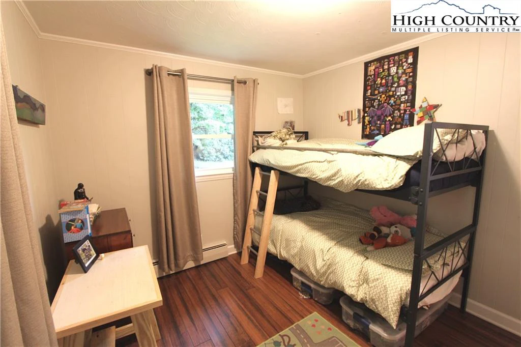 Image number 12 for the current listing