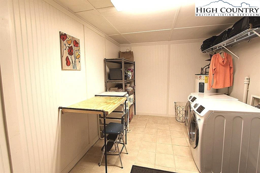 Image number 9 for the current listing