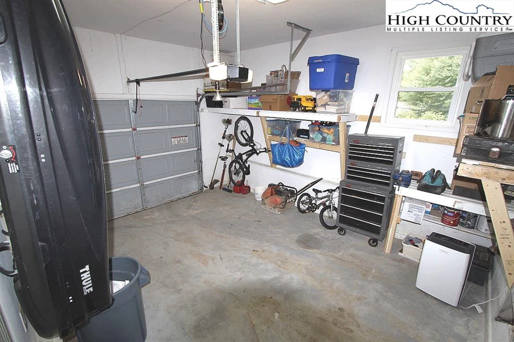 Image number 8 for the current listing