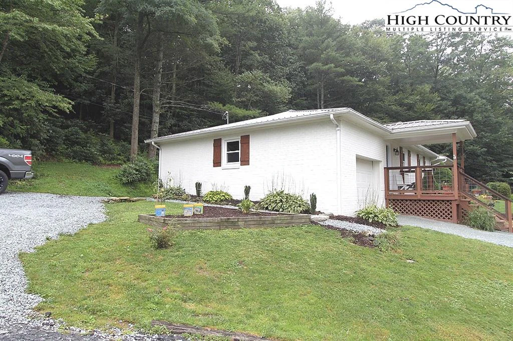 Image number 4 for the current listing