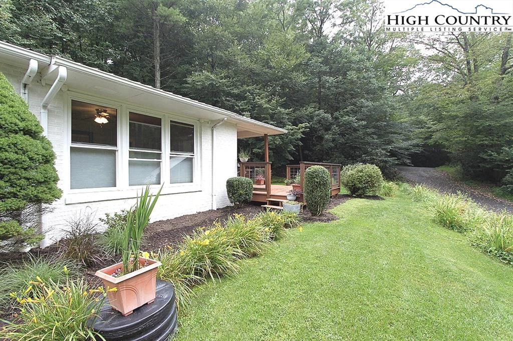 Image number 3 for the current listing