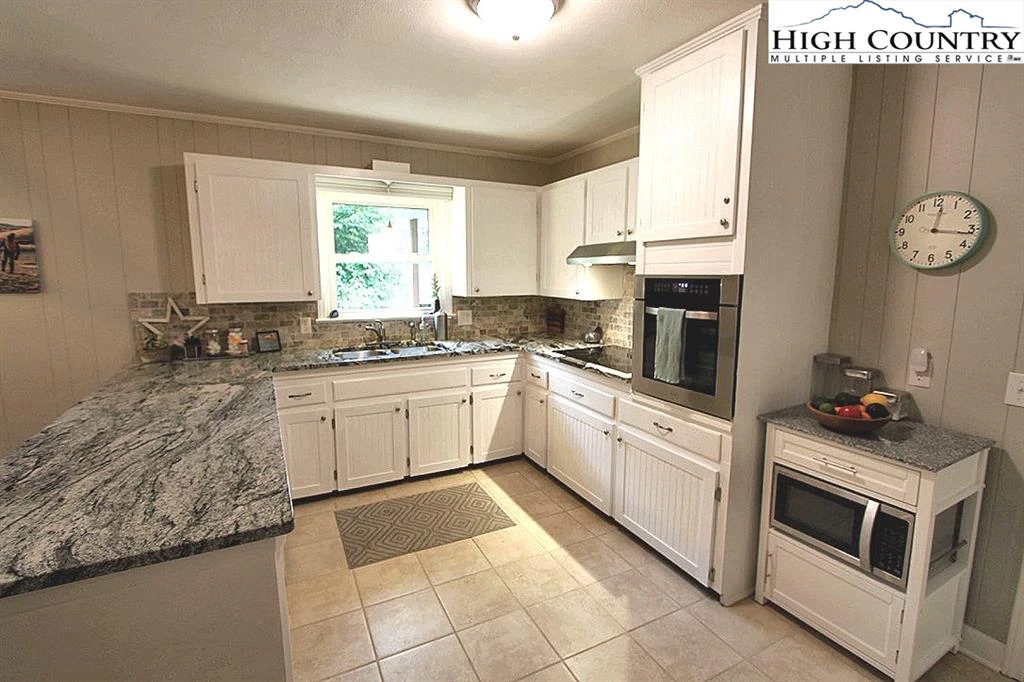 Image number 23 for the current listing