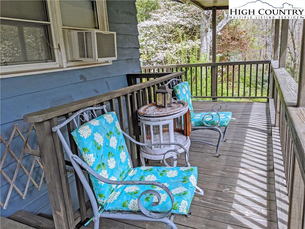 Image number 12 for the current listing