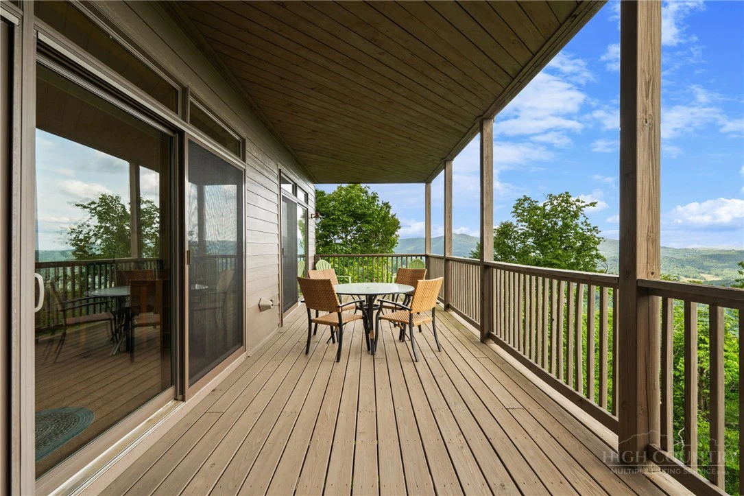 Image number 28 for the current listing
