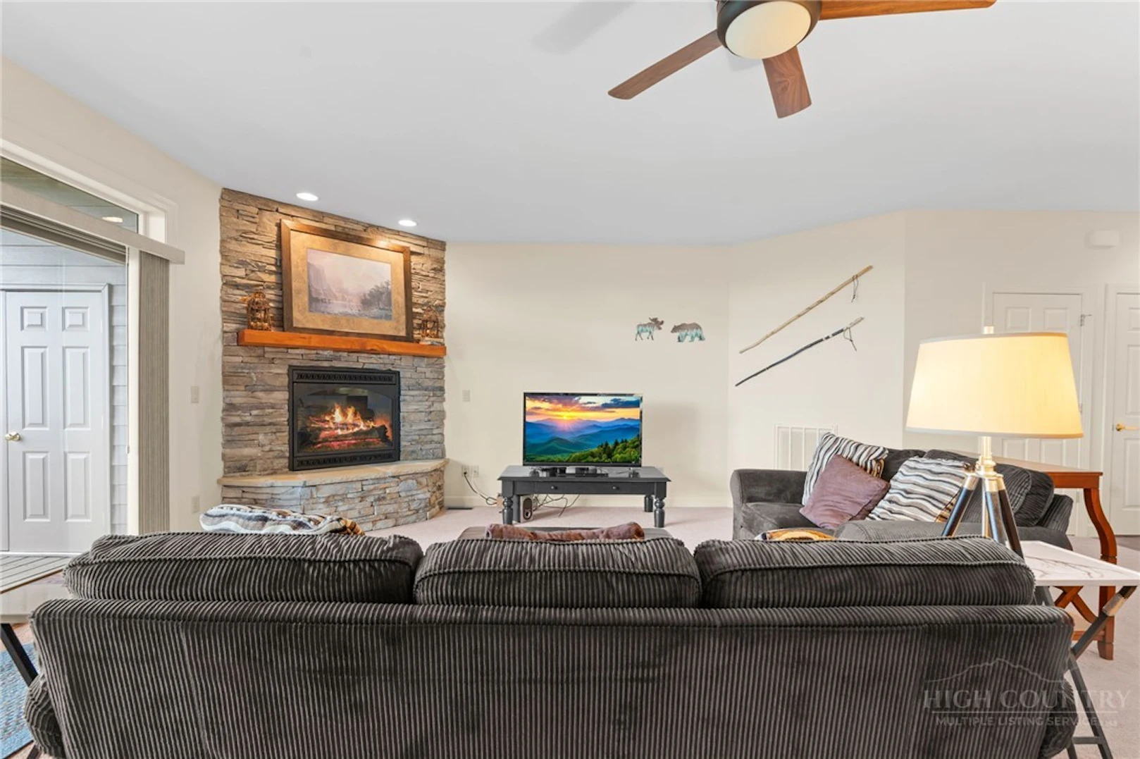 Image number 5 for the current listing