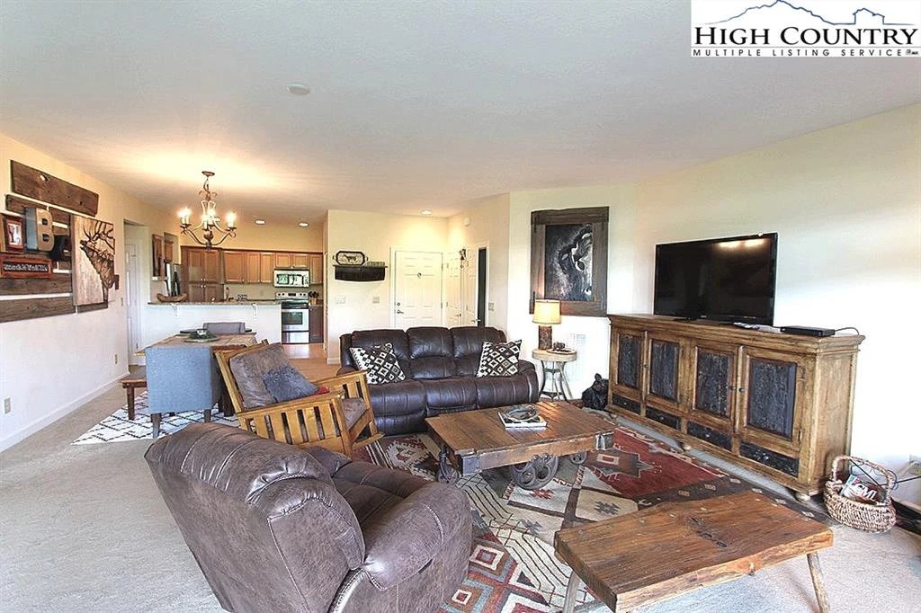 Image number 21 for the current listing
