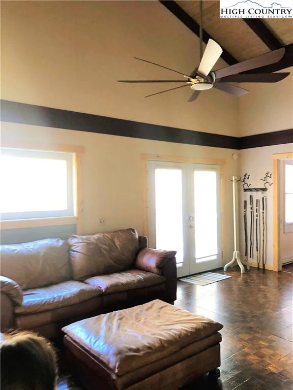 Image number 10 for the current listing