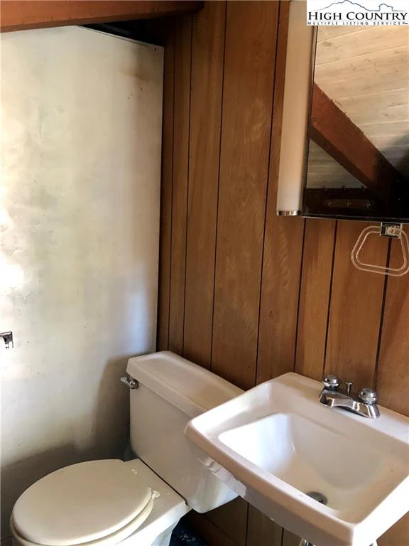 Image number 12 for the current listing