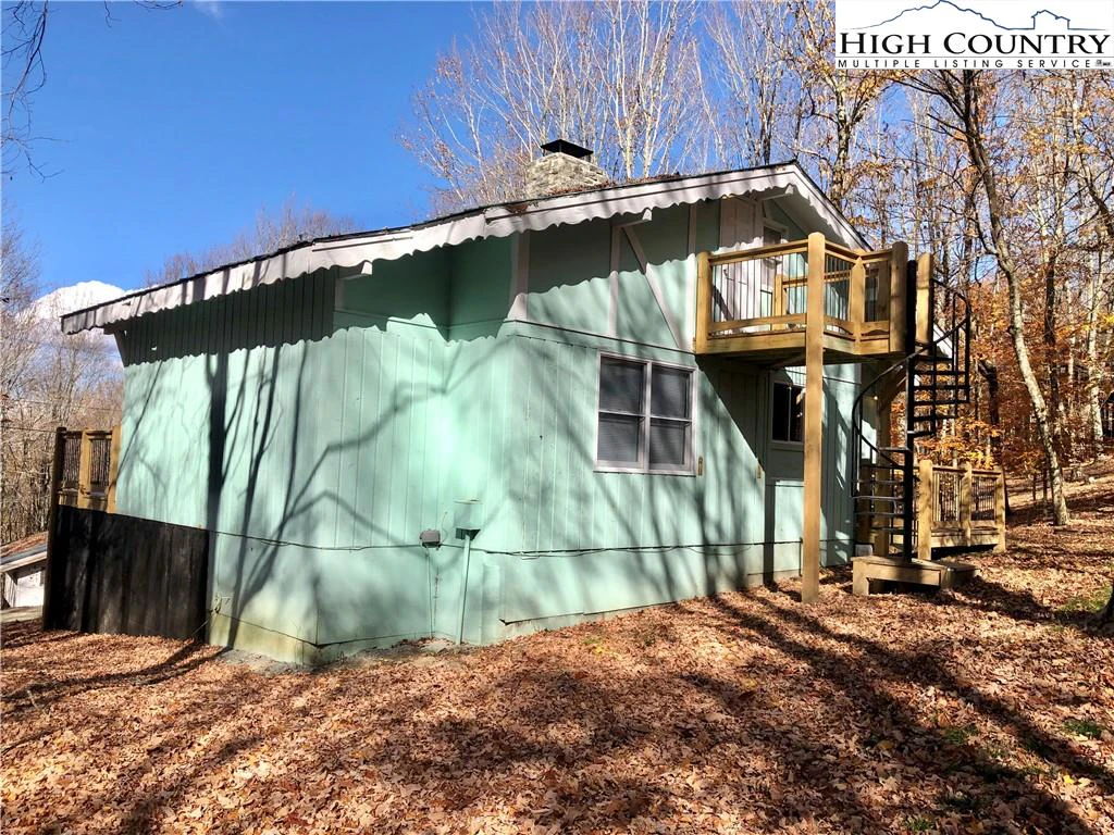 Image number 18 for the current listing