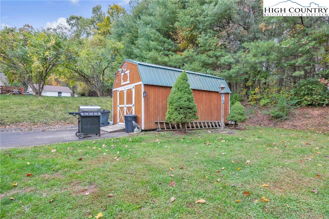 Image number 13 for the current listing