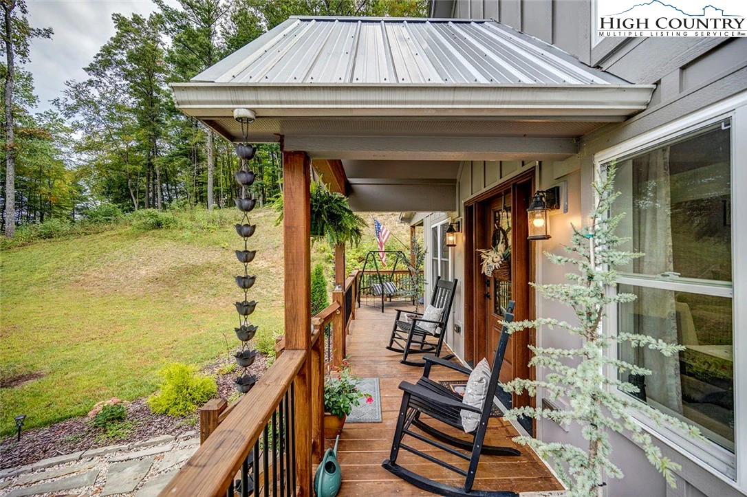 Image number 4 for the current listing