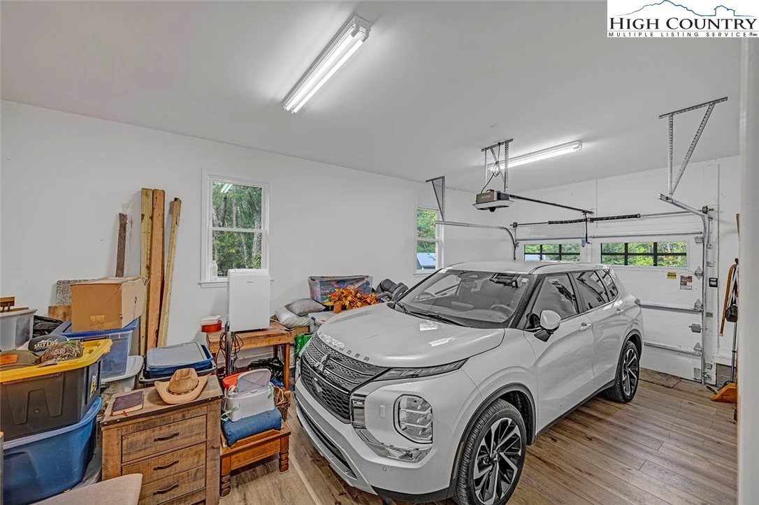 Image number 7 for the current listing
