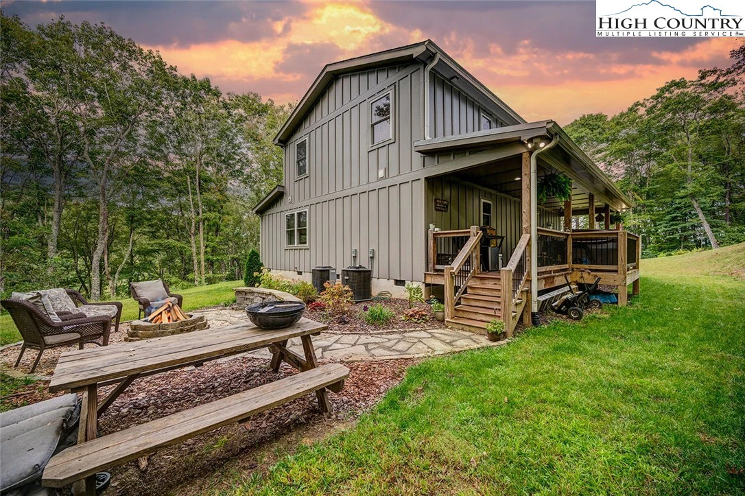 Image number 9 for the current listing