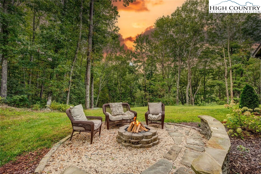 Image number 11 for the current listing