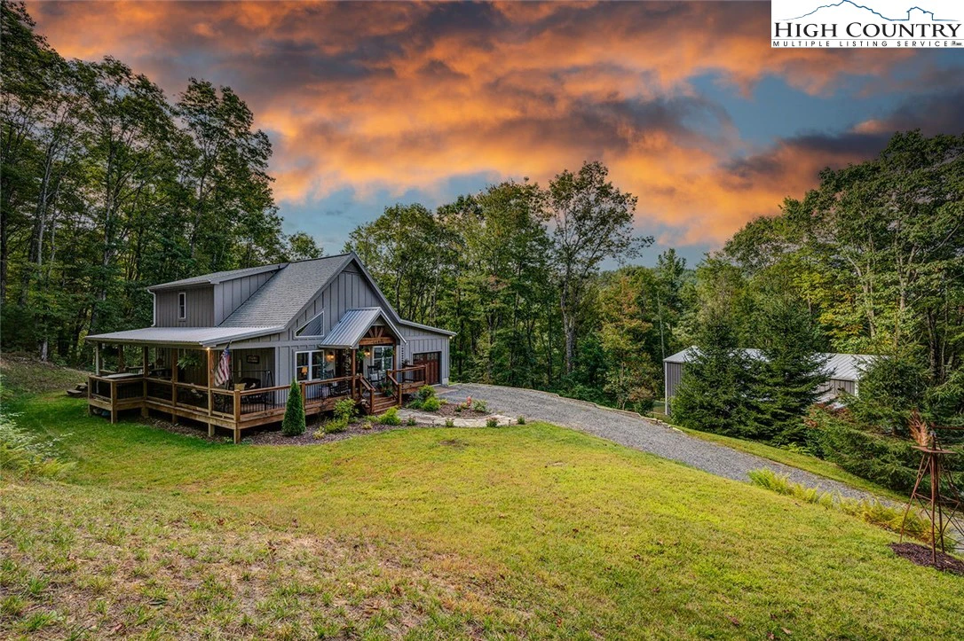 Image number 13 for the current listing