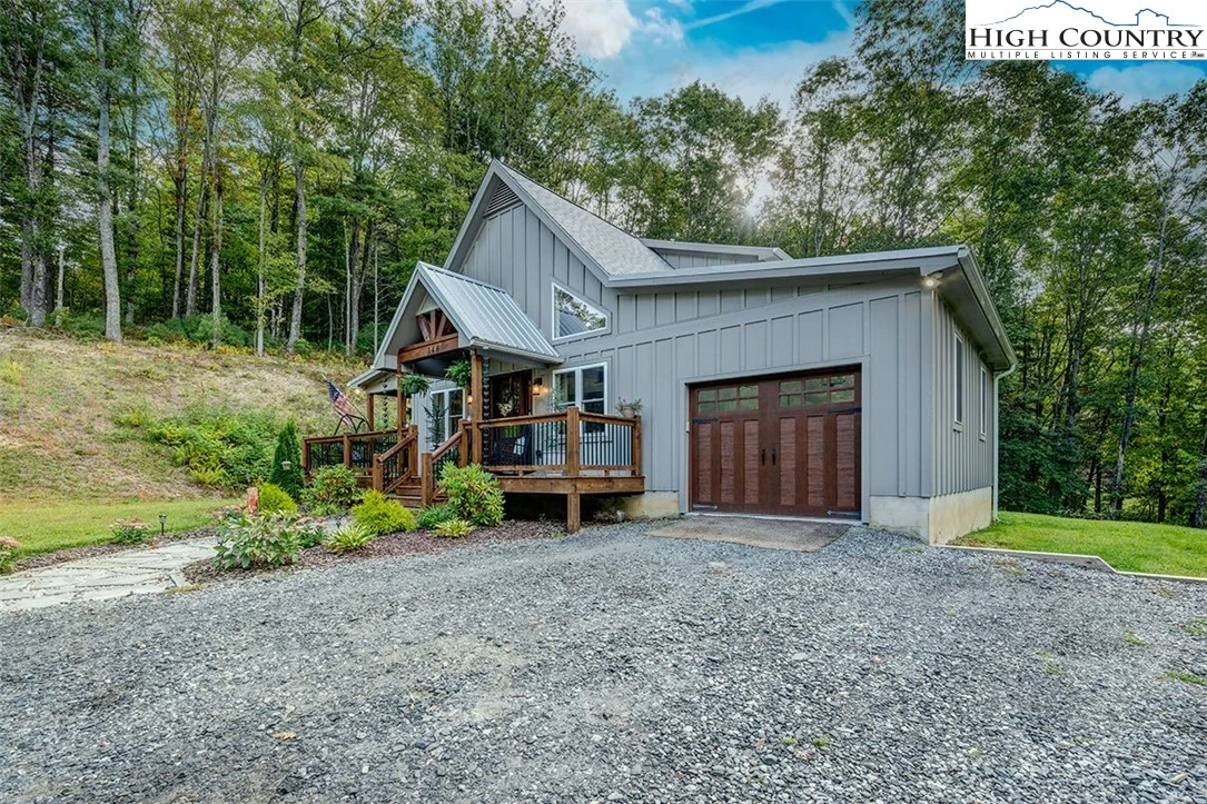 Image number 14 for the current listing