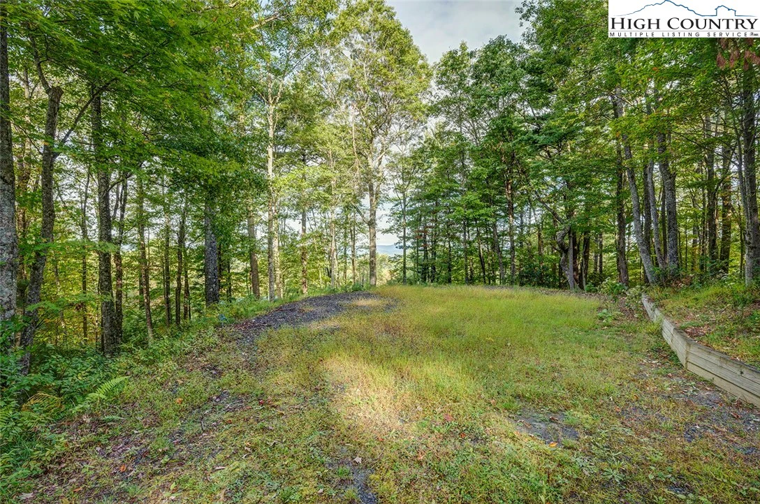 Image number 20 for the current listing