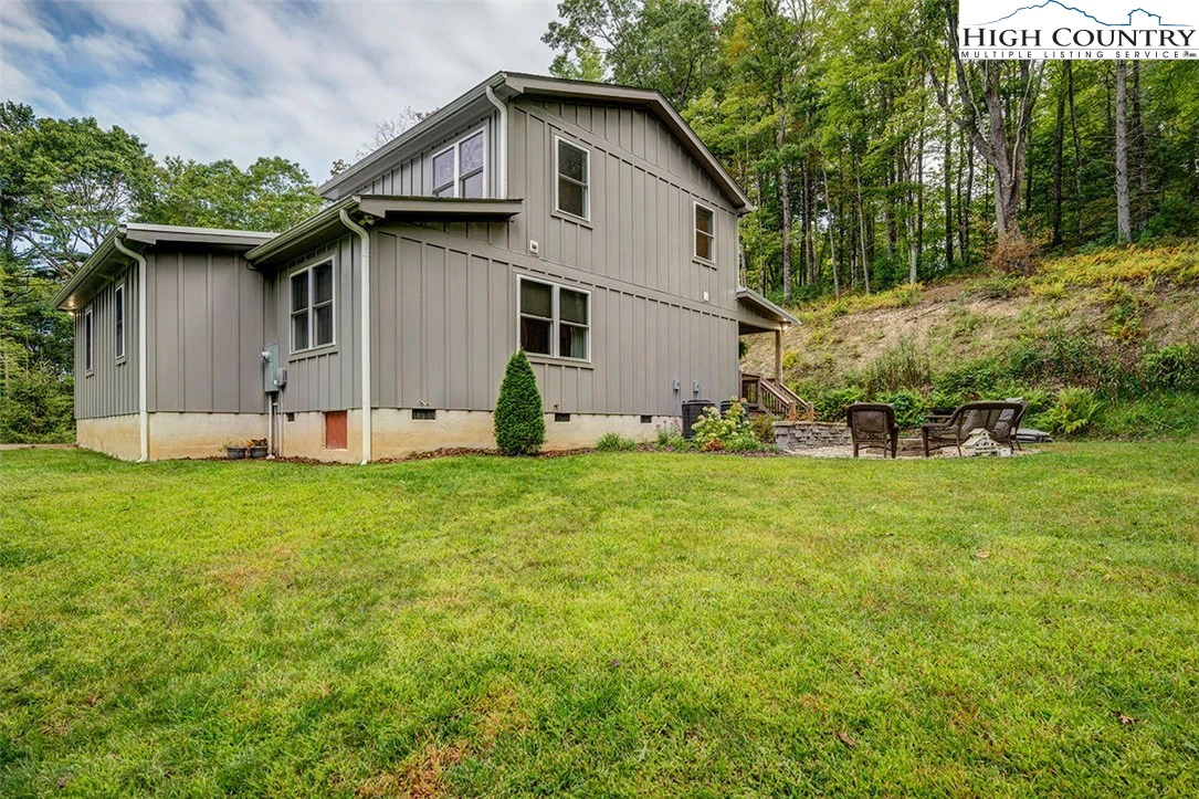 Image number 18 for the current listing
