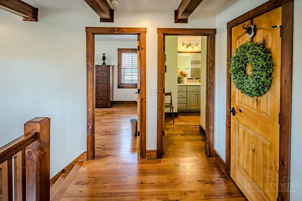 Image number 3 for the current listing