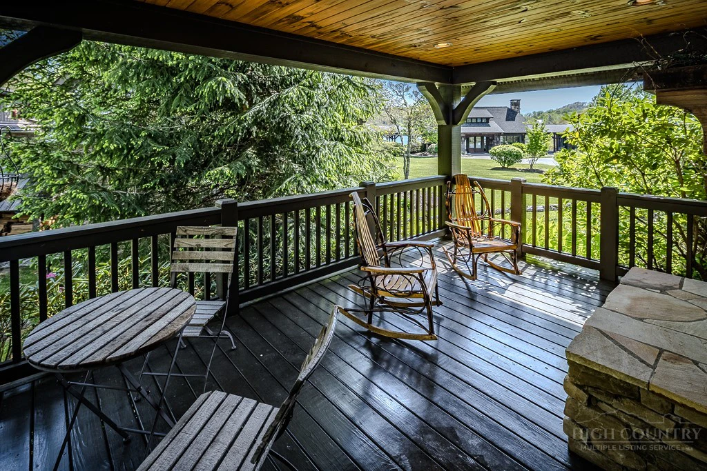 Image number 13 for the current listing
