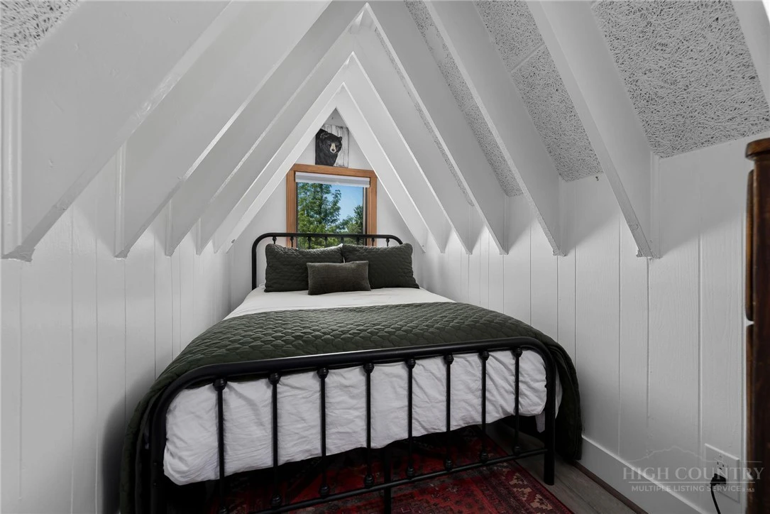 Image number 6 for the current listing