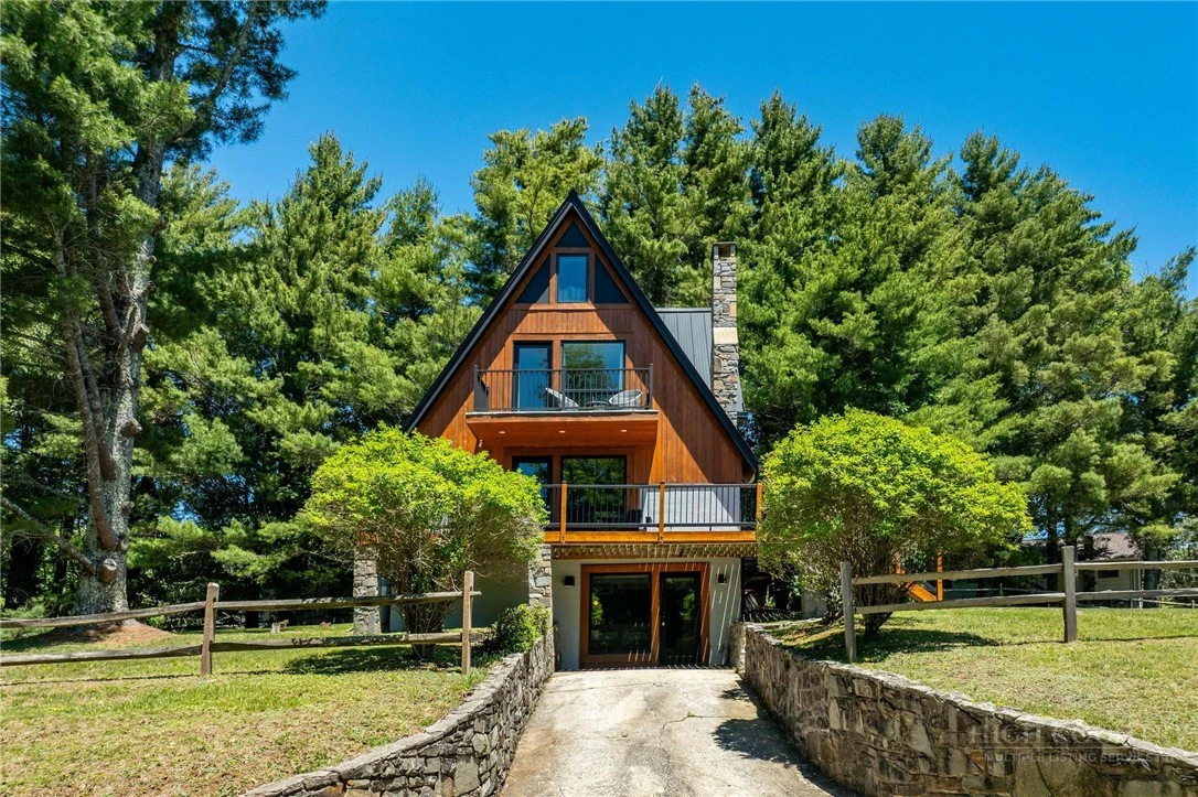 Image number 15 for the current listing