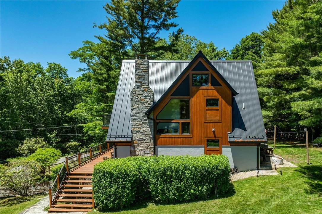 Image number 18 for the current listing