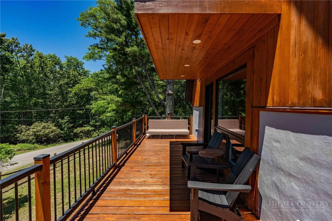 Image number 21 for the current listing