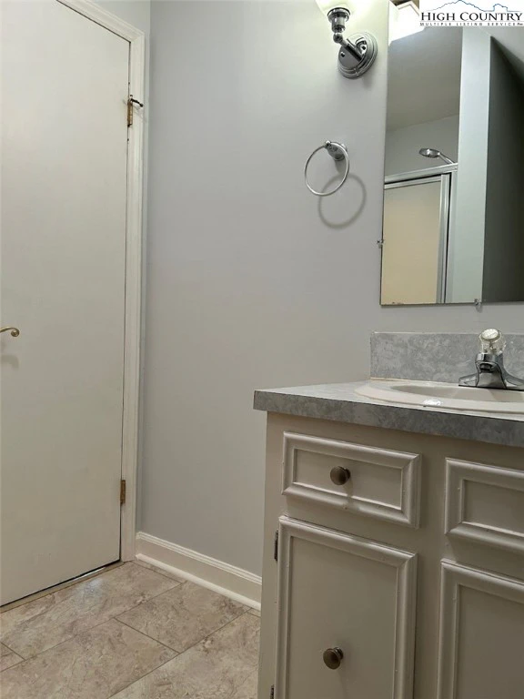 Image number 7 for the current listing
