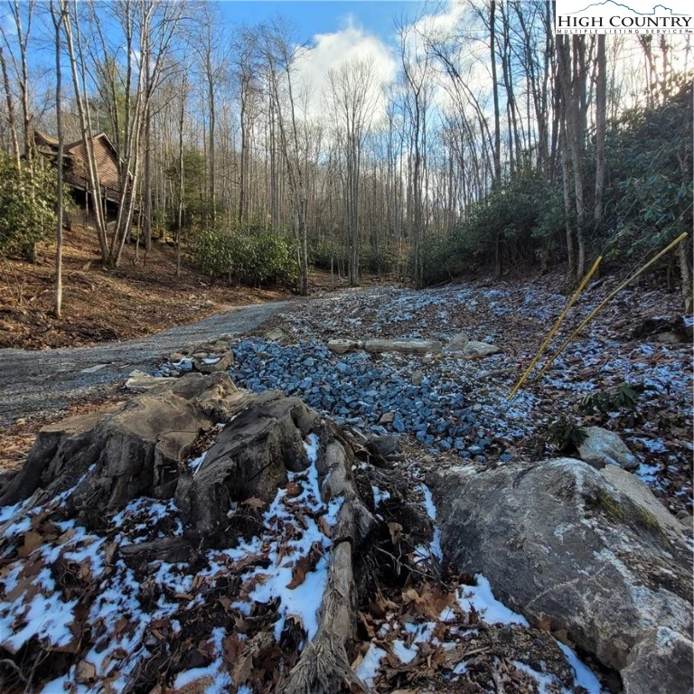 Image number 15 for the current listing