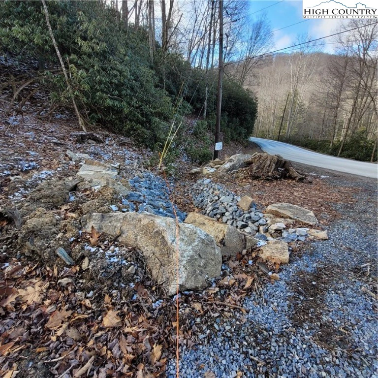 Image number 14 for the current listing