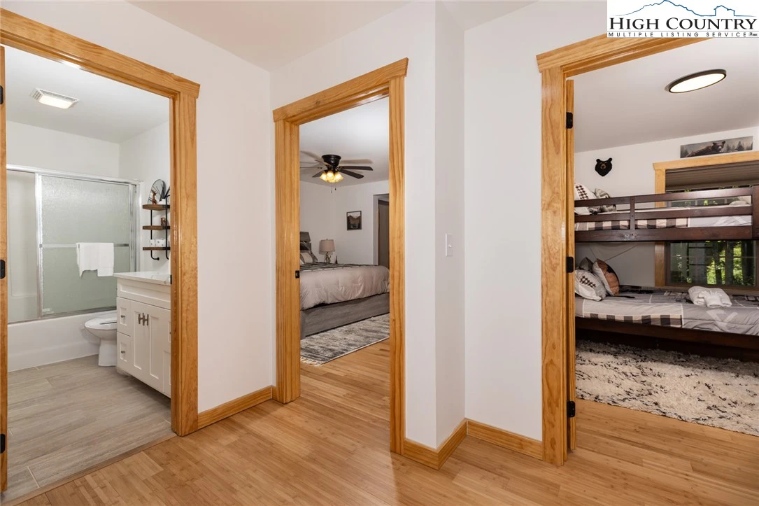 Image number 10 for the current listing