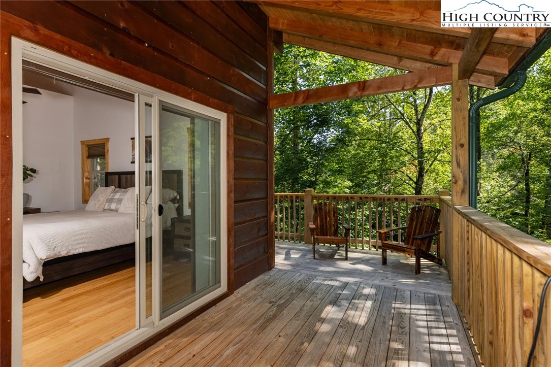 Image number 15 for the current listing