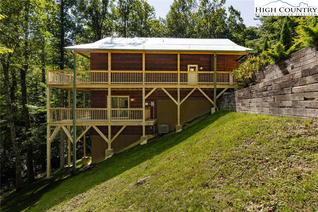 Image number 18 for the current listing