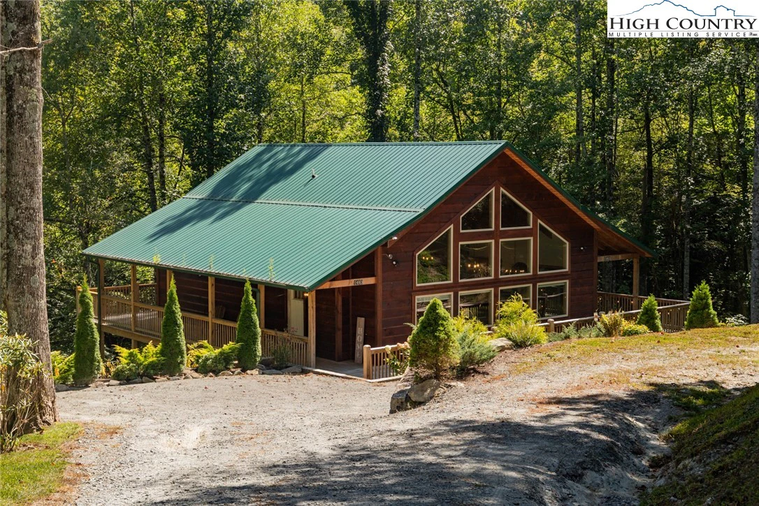 Image number 1 for the current listing