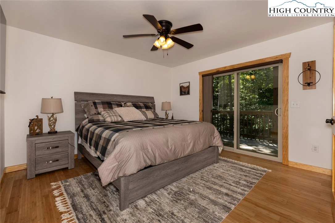 Image number 5 for the current listing