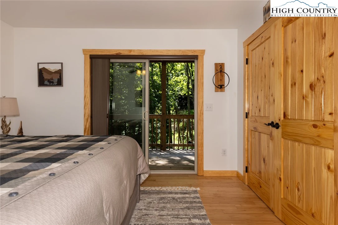 Image number 6 for the current listing