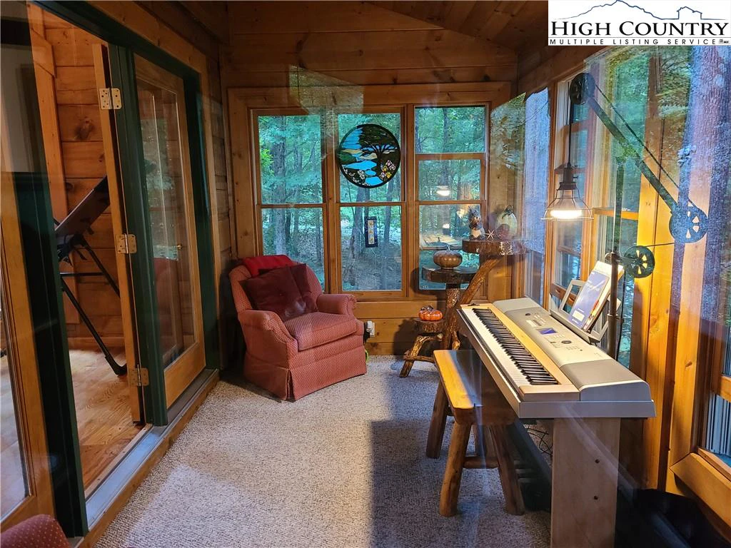 Image number 8 for the current listing