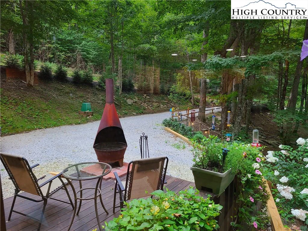 Image number 9 for the current listing