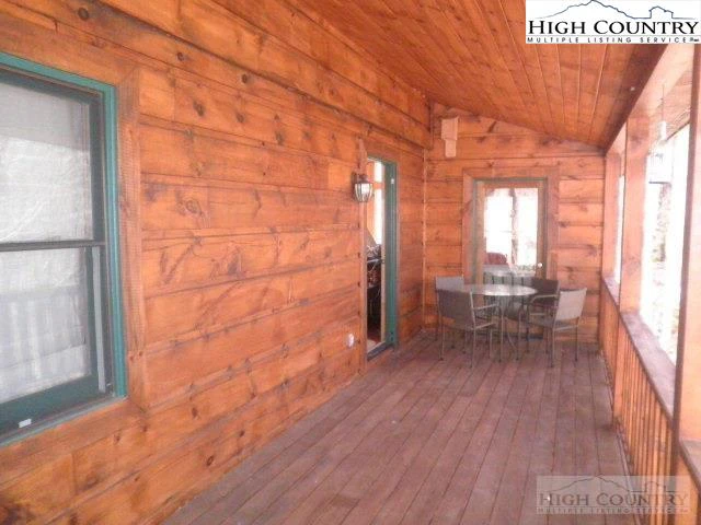 Image number 11 for the current listing
