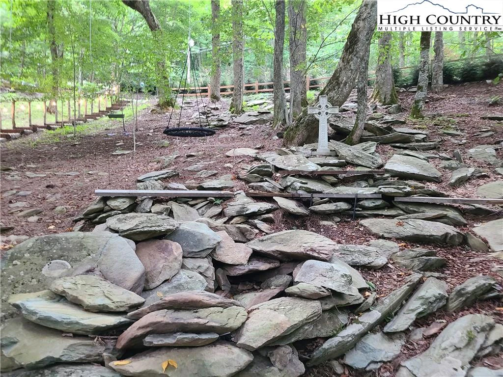 Image number 12 for the current listing