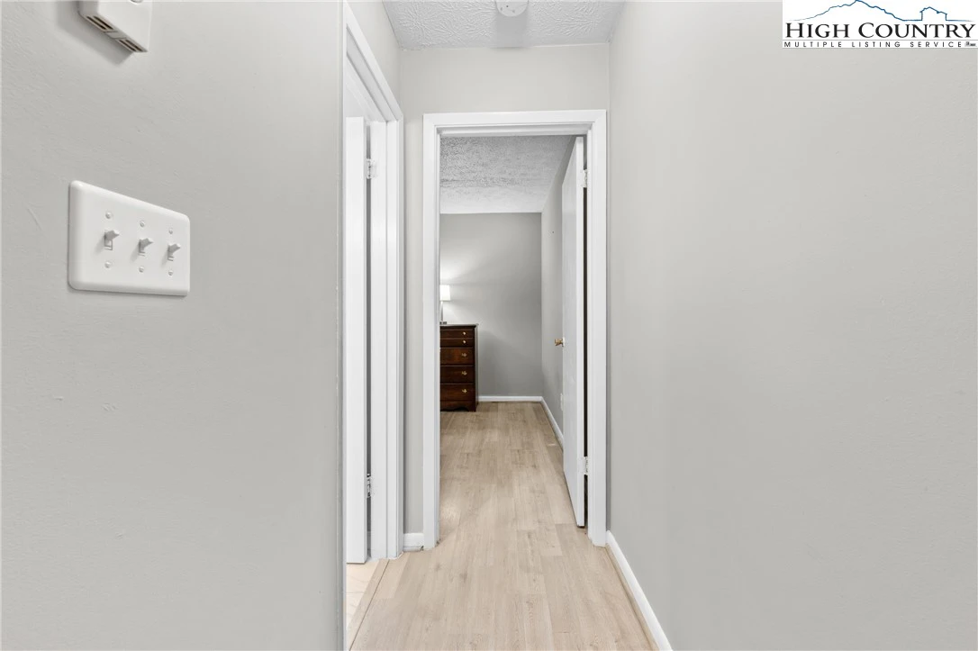Image number 10 for the current listing
