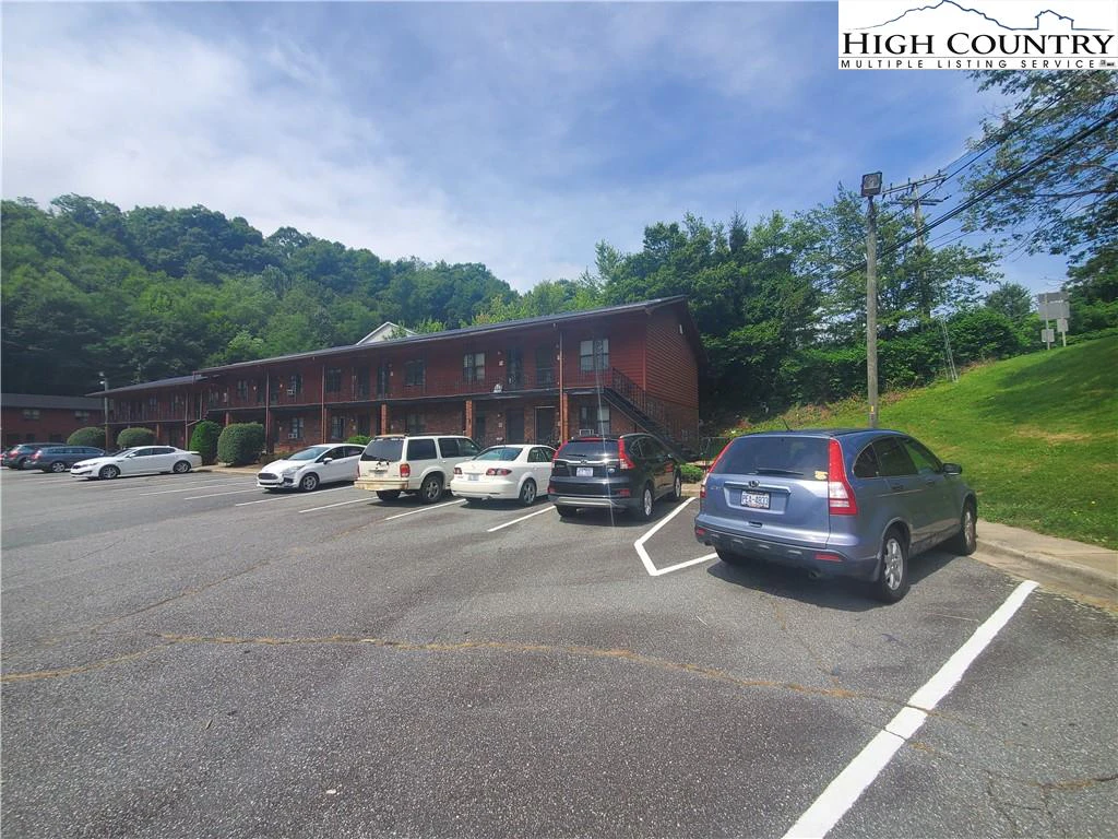 Image number 1 for the current listing