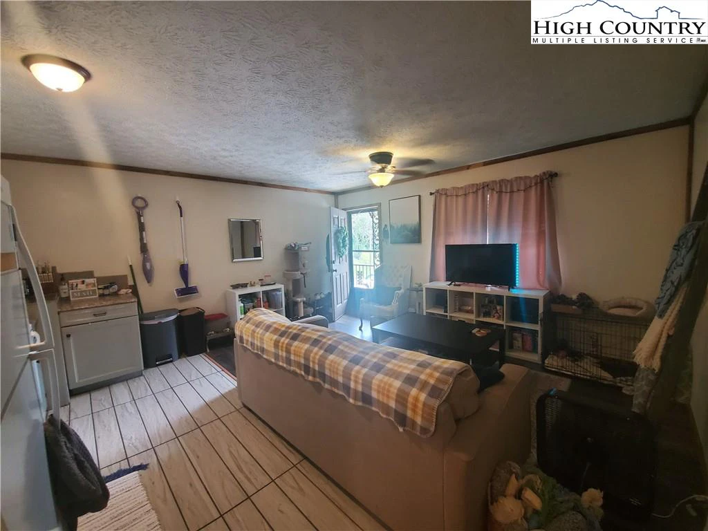 Image number 5 for the current listing