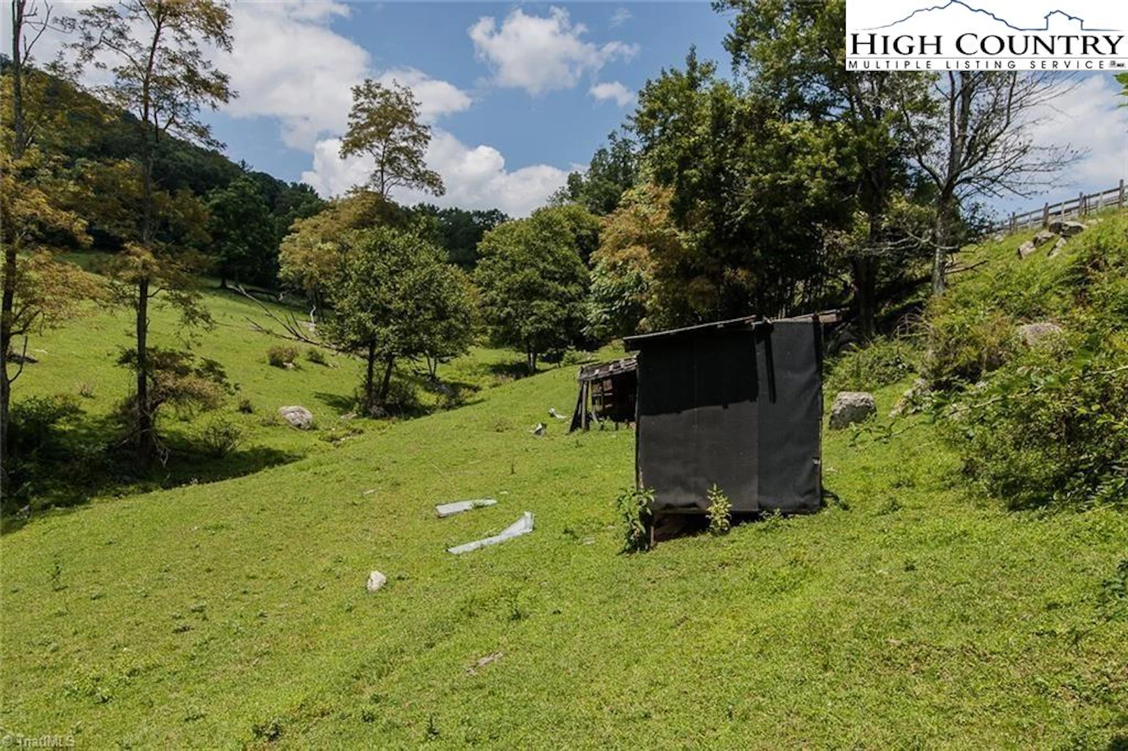 Image number 15 for the current listing