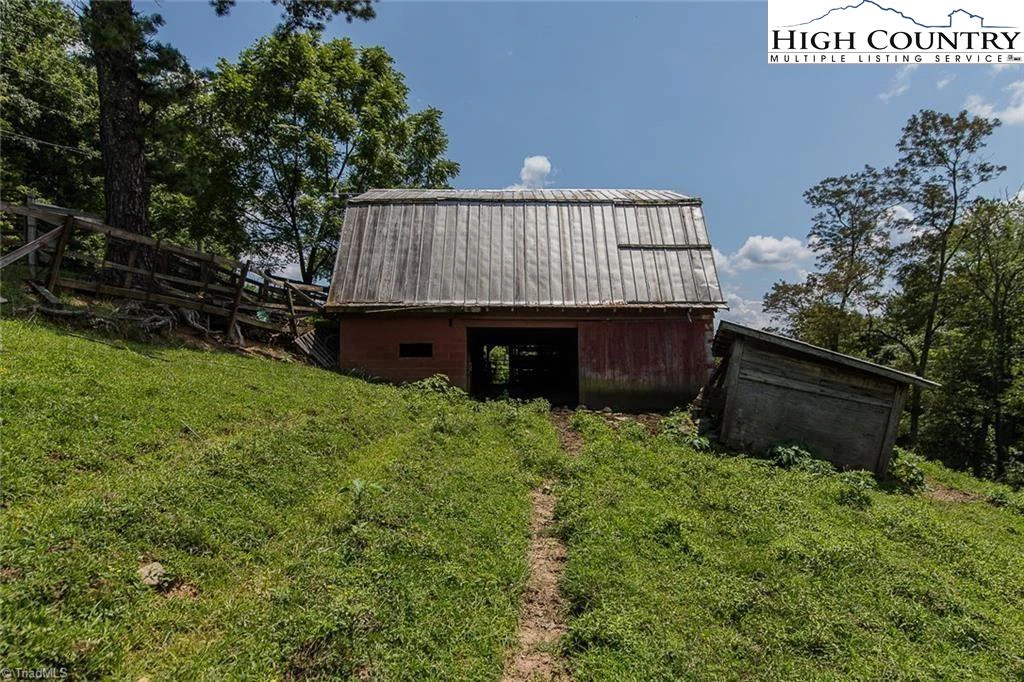 Image number 13 for the current listing